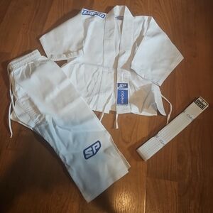 New Starpro Kids Karate Uniform 3 Piece Set Size 4T ( 110 )